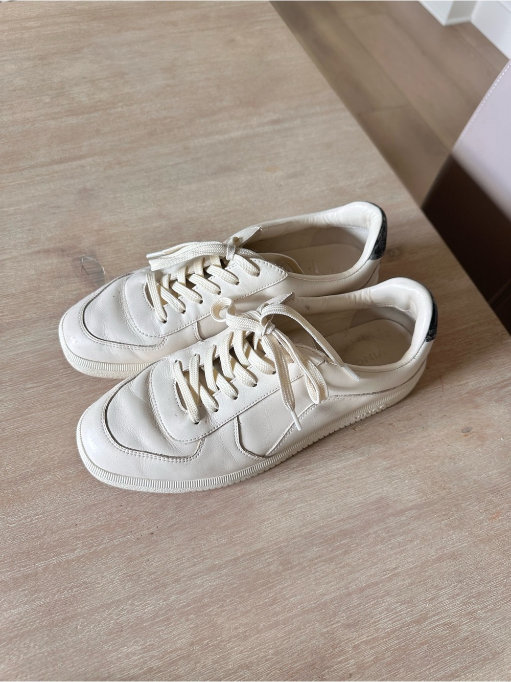 Vince Off-White Leather Lace-Up Sneakers - Picture 1 of 6